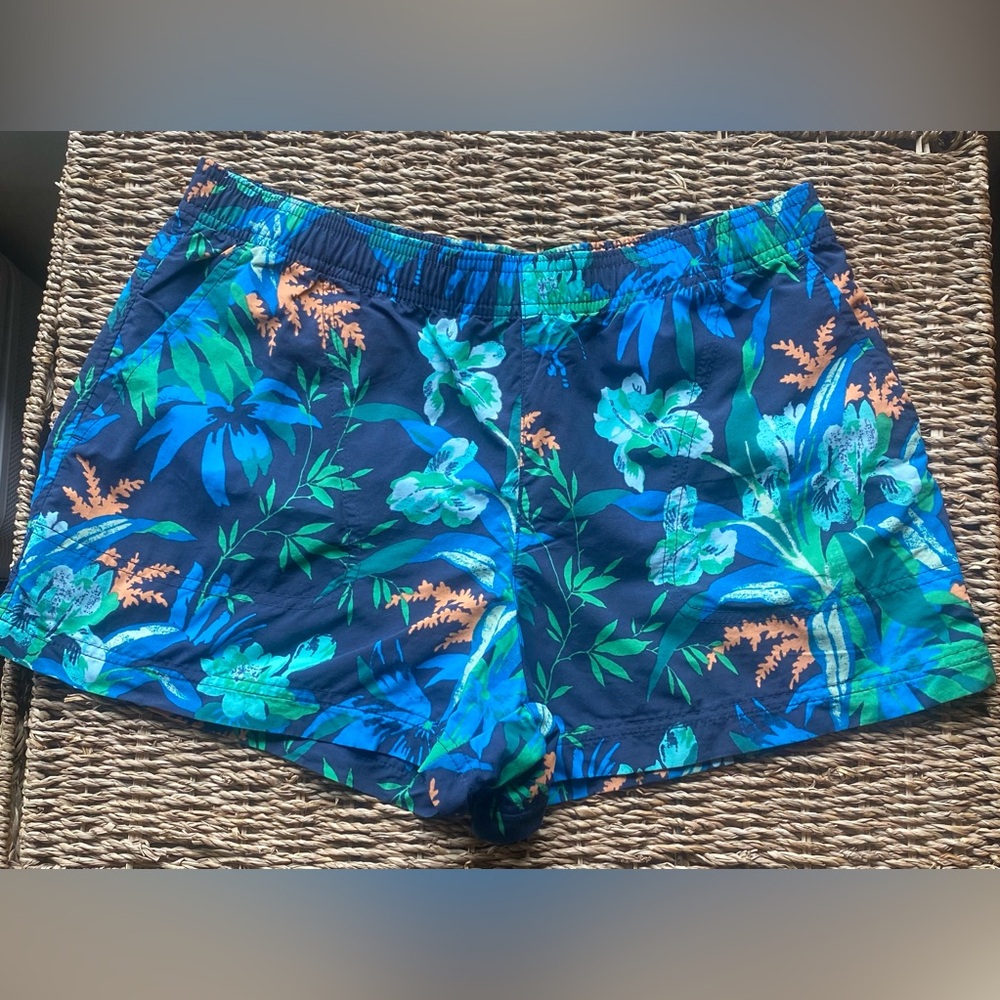 Columbia Women’s Sandy River Printed Shorts Size M 3”L